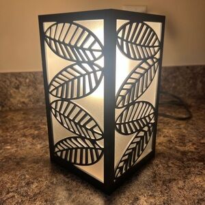 Black Leaf Design Table Lamp
